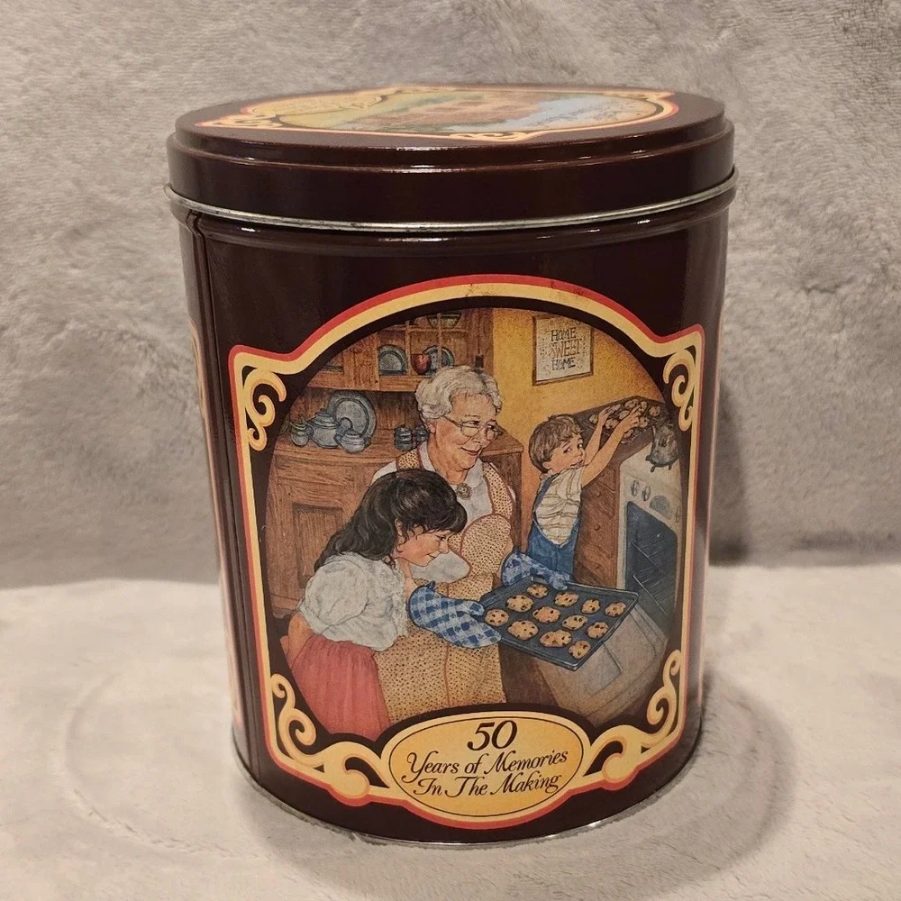 Vintage Nestle Toll‎ House Morsels 50th Anniversary Commemorative Tin 1939-1989